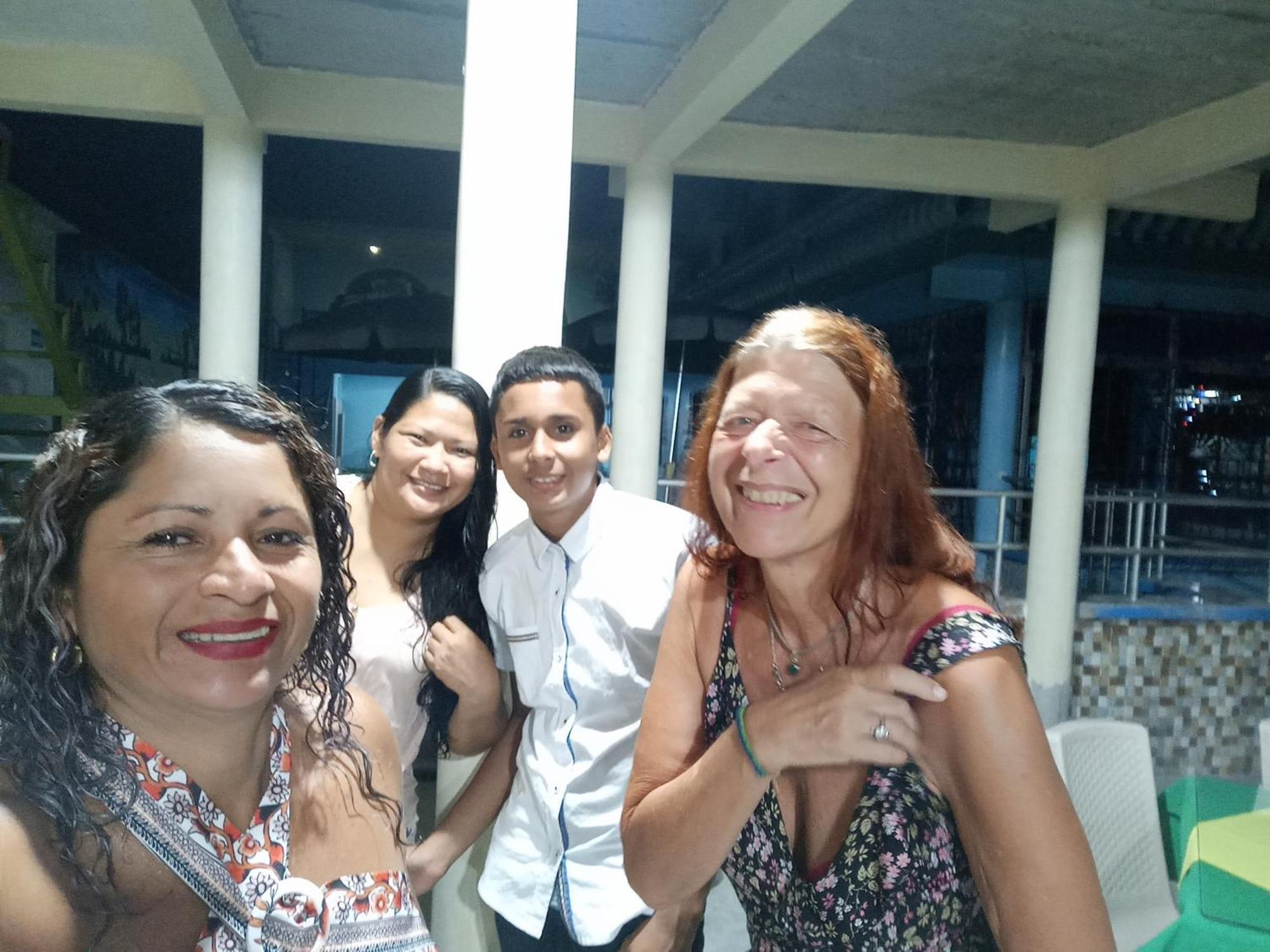Hotel Alto Amazonas Leticia Extérieur photo